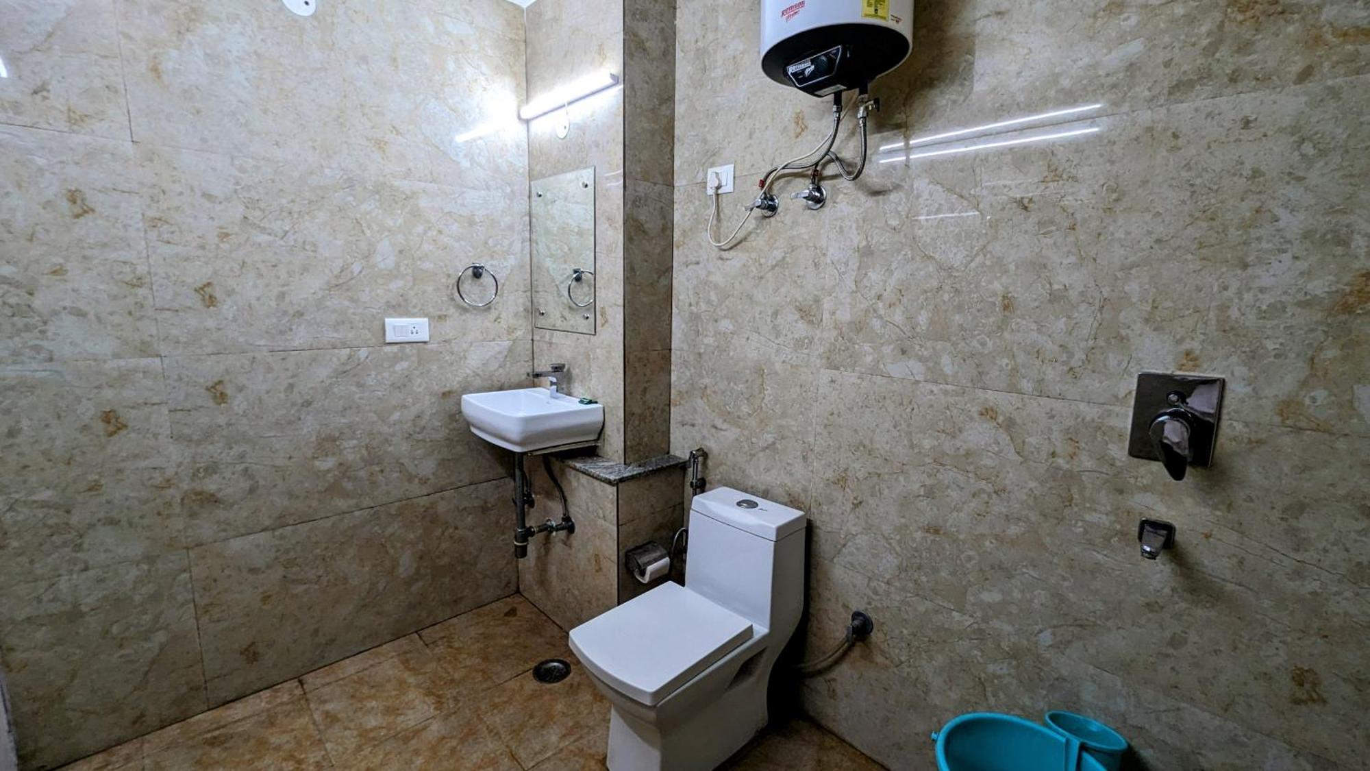 Hotel Moon Taj Near Yashobhoomi Convention Centre Δελχί Εξωτερικό φωτογραφία