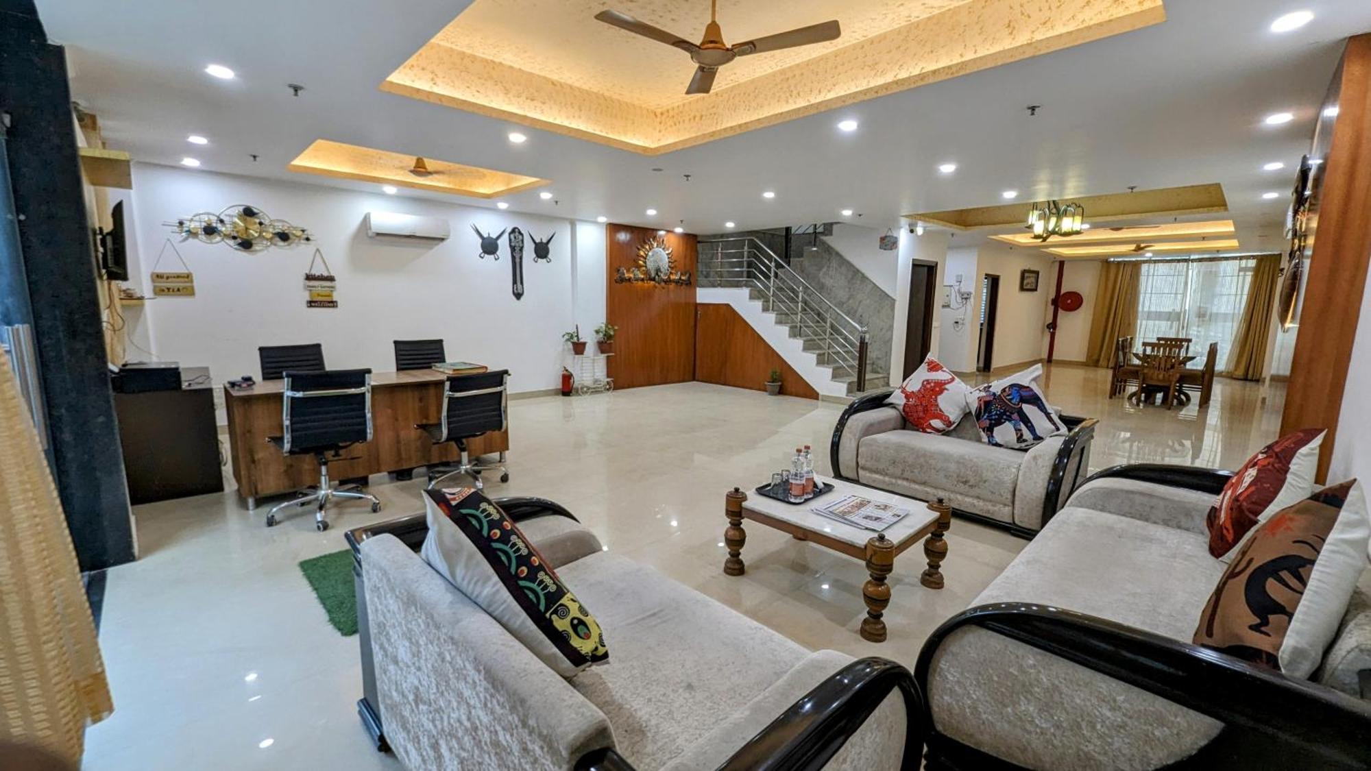 Hotel Moon Taj Near Yashobhoomi Convention Centre Δελχί Εξωτερικό φωτογραφία