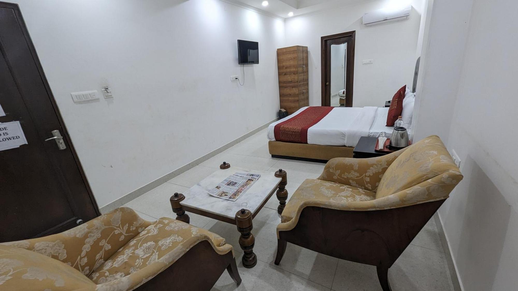 Hotel Moon Taj Near Yashobhoomi Convention Centre Δελχί Εξωτερικό φωτογραφία