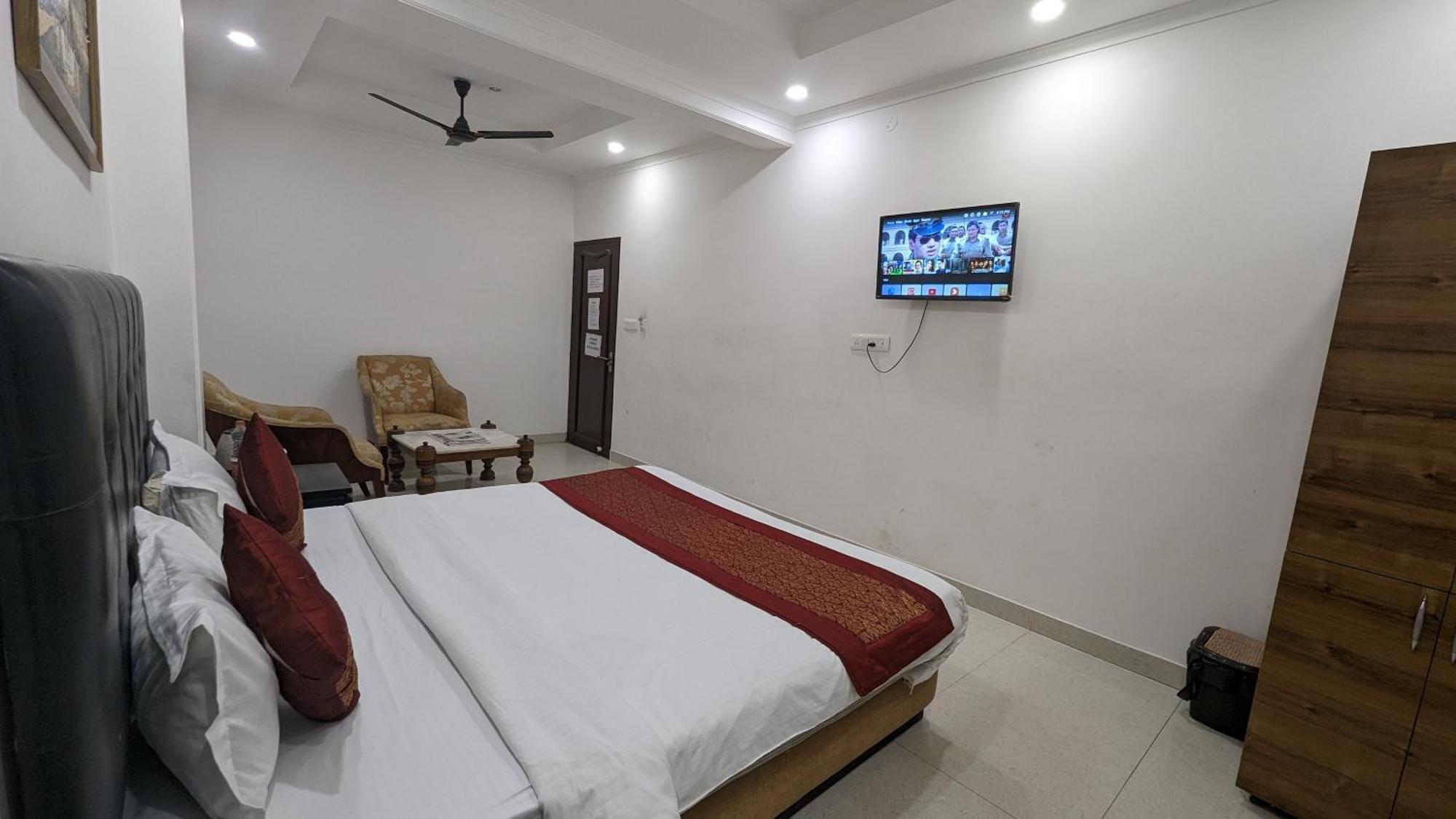 Hotel Moon Taj Near Yashobhoomi Convention Centre Δελχί Εξωτερικό φωτογραφία