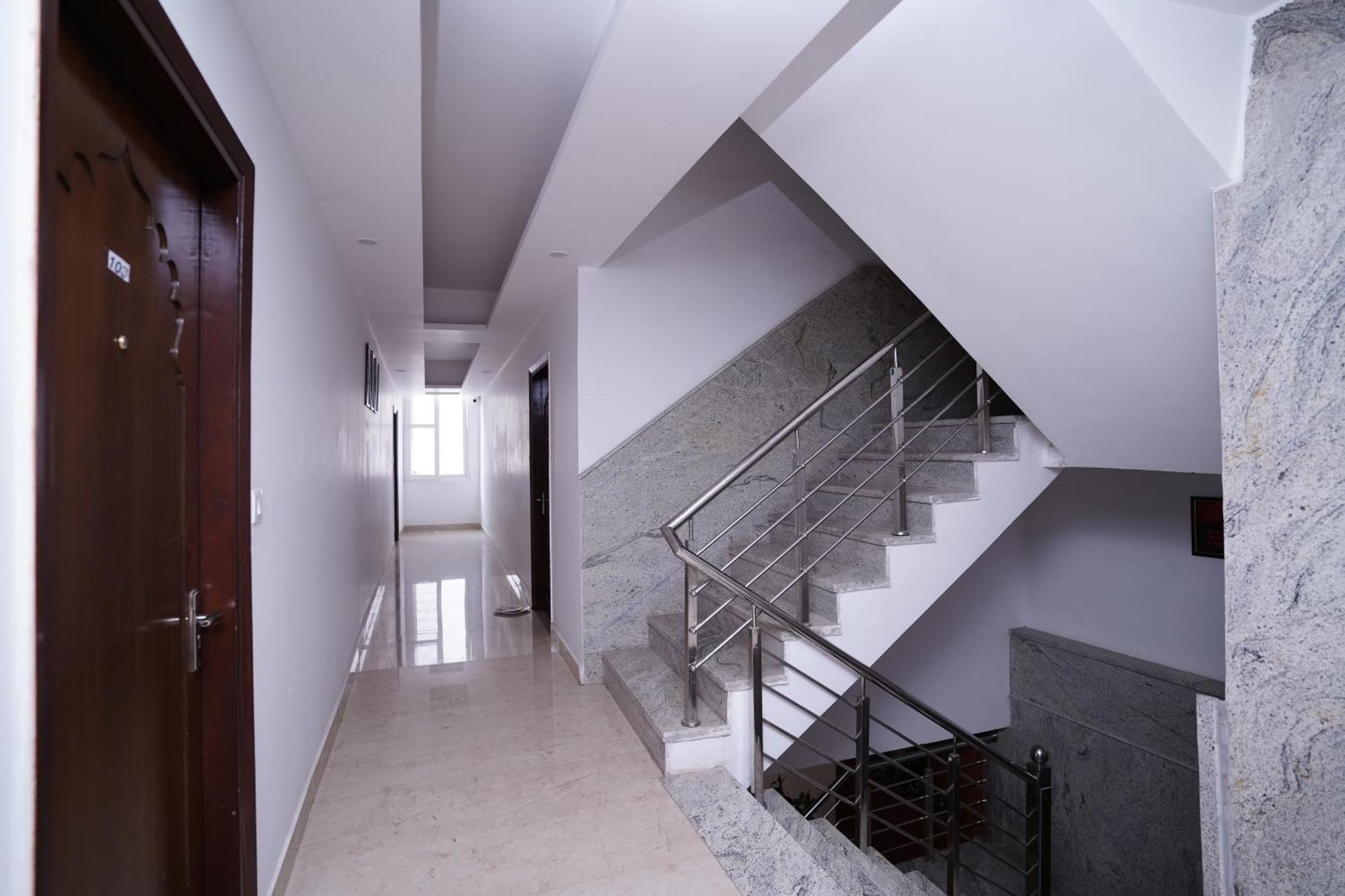 Hotel Moon Taj Near Yashobhoomi Convention Centre Δελχί Εξωτερικό φωτογραφία
