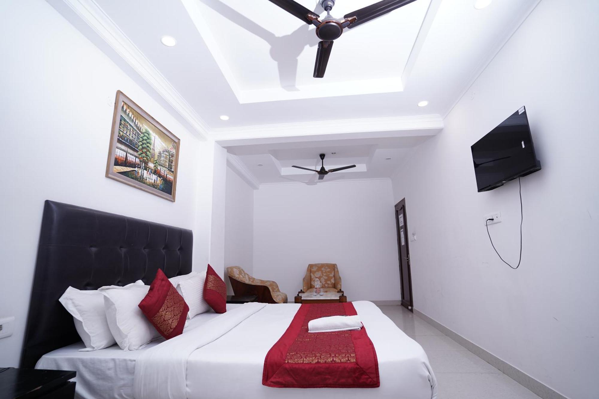 Hotel Moon Taj Near Yashobhoomi Convention Centre Δελχί Εξωτερικό φωτογραφία